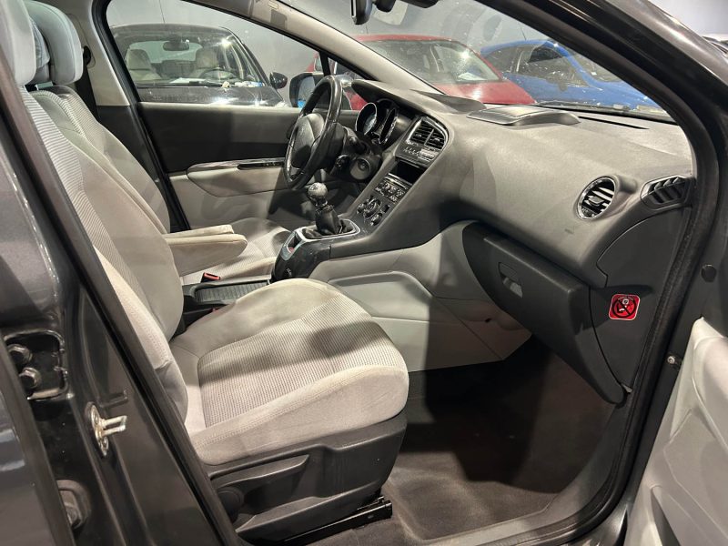PEUGEOT 5008 2.0 HDI 150CH