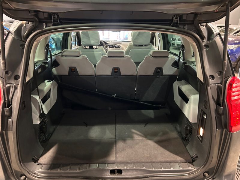 PEUGEOT 5008 2.0 HDI 150CH