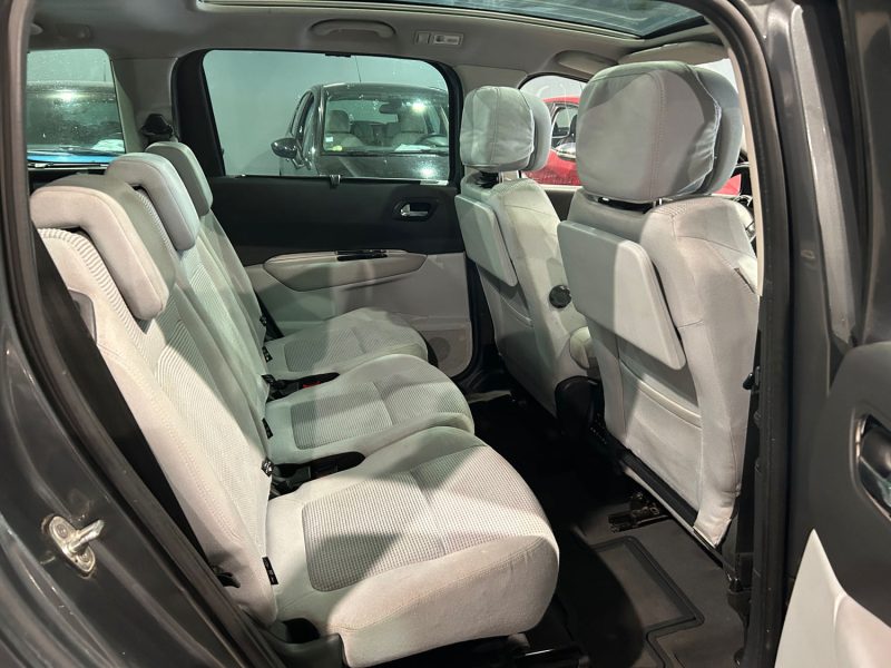 PEUGEOT 5008 2.0 HDI 150CH