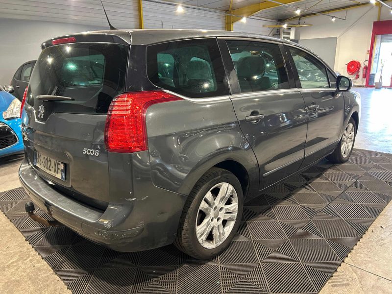 PEUGEOT 5008 2.0 HDI 150CH