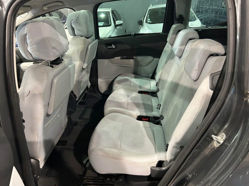 PEUGEOT 5008 2.0 HDI 150CH