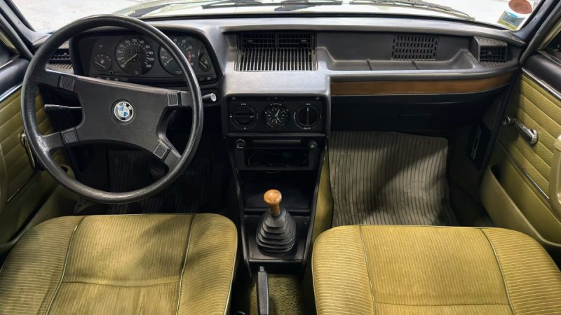 BMW 520 E12 1978 I Historique important I 6 Cylindres I Configuration d’origine