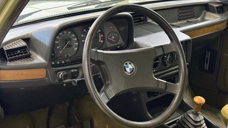 BMW 520 E12 1978 I Historique important I 6 Cylindres I Configuration d’origine