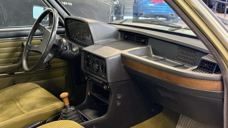 BMW 520 E12 1978 I Historique important I 6 Cylindres I Configuration d’origine