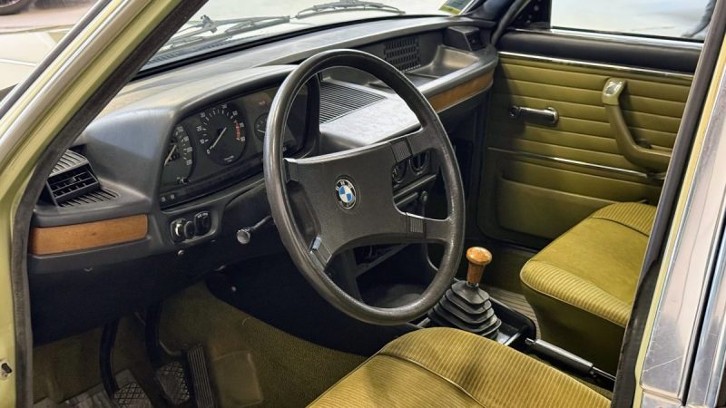 BMW 520 E12 1978 I Historique important I 6 Cylindres I Configuration d’origine