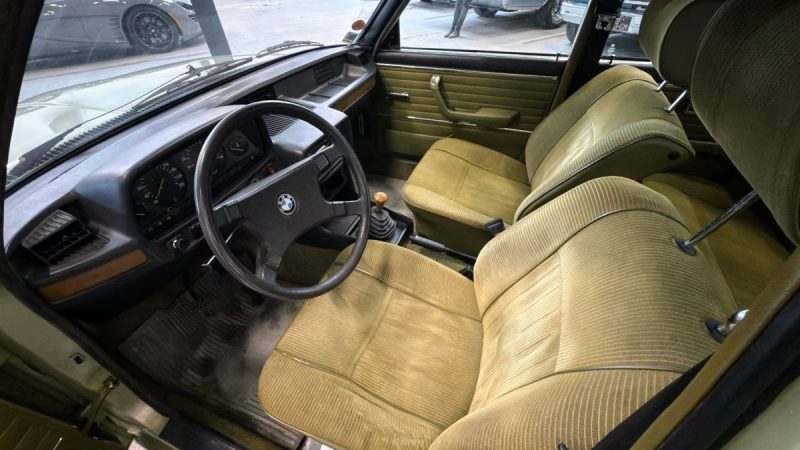 BMW 520 E12 1978 I Historique important I 6 Cylindres I Configuration d’origine