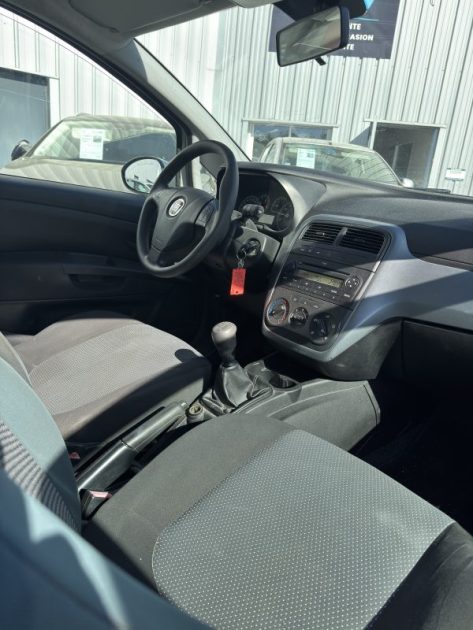 FIAT PUNTO GRANDE PUNTO 1.3 MULTIJET 75 DYNAMIC 2010 GARANTIE 
