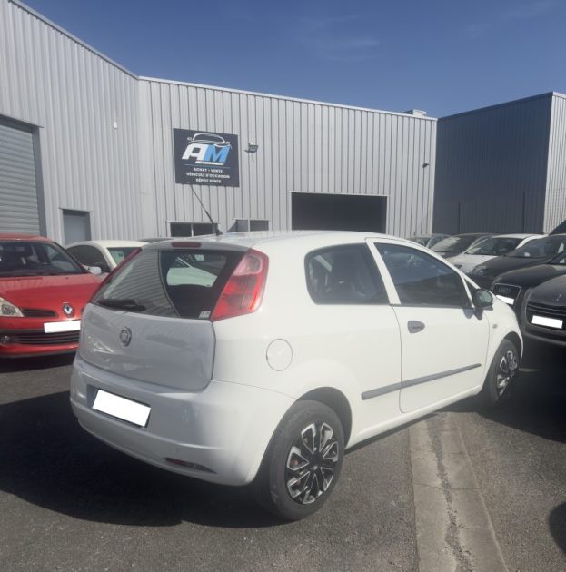 FIAT PUNTO GRANDE PUNTO 1.3 MULTIJET 75 DYNAMIC 2010 GARANTIE 