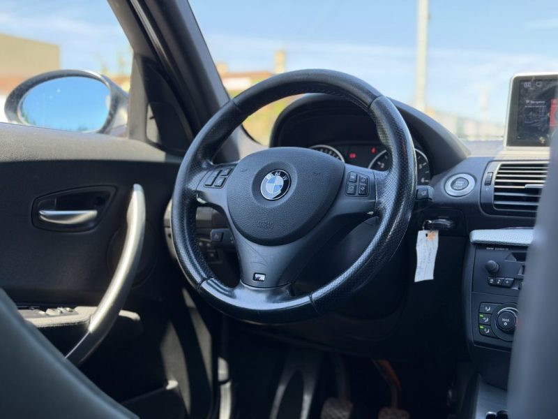 BMW SERIE 1 118I 130 CV PACK M / Grand ecran CAR PLAY / Clim /  Paiement 4X ou 10X Possible