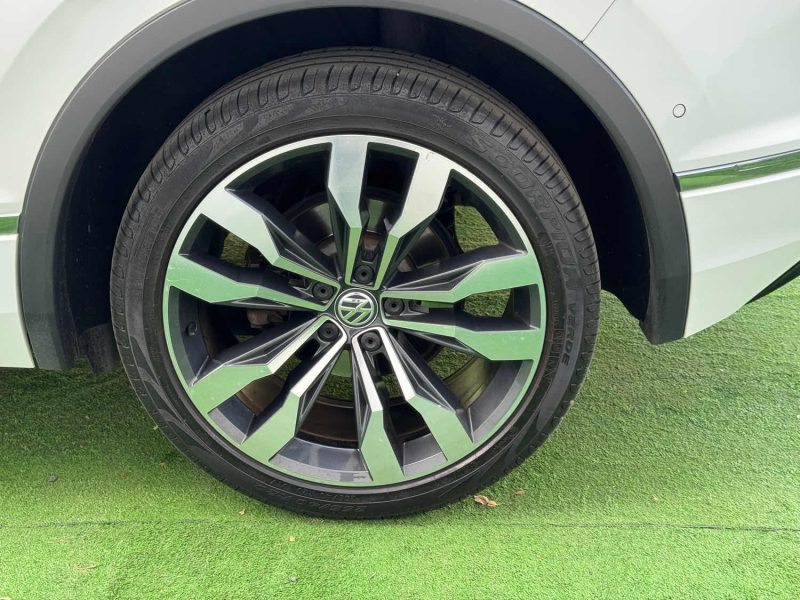 VOLKSWAGEN TIGUAN II 2.0 TDI 190CH CARAT EXCLUSIVE RLINE 4MOTION DSG7 GARANTIE 12 MOIS 2018