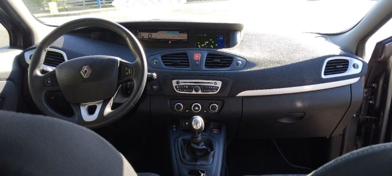 RENAULT SCENIC 3 1.5 DCI 85 CV AN 10 PROPRE BIEN EQUIPE