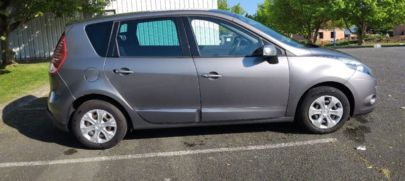 RENAULT SCENIC 3 1.5 DCI 85 CV AN 10 PROPRE BIEN EQUIPE