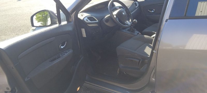 RENAULT SCENIC 3 1.5 DCI 85 CV AN 10 PROPRE BIEN EQUIPE