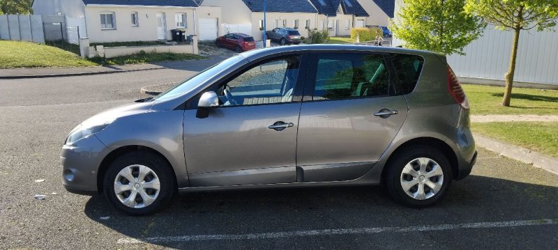 RENAULT SCENIC 3 1.5 DCI 85 CV AN 10 PROPRE BIEN EQUIPE