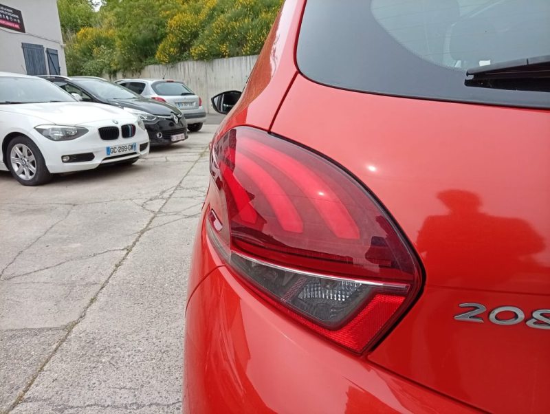 PEUGEOT 208 VTi  ALLURE 2017 PANO / CARPLAY / CAMERA