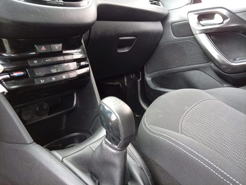 PEUGEOT 208 VTi  ALLURE 2017 PANO / CARPLAY / CAMERA