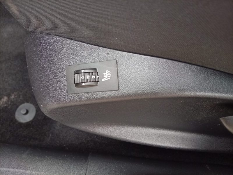 PEUGEOT 208 VTi  ALLURE 2017 PANO / CARPLAY / CAMERA