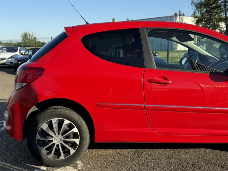 Peugeot 207 1.4 VTi 16v Série 64 Garantie 6 Mois