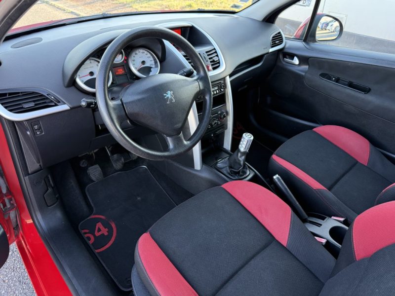 Peugeot 207 1.4 VTi 16v Série 64 Garantie 6 Mois