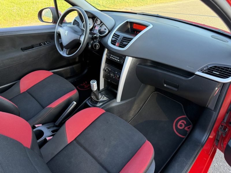Peugeot 207 1.4 VTi 16v Série 64 Garantie 6 Mois