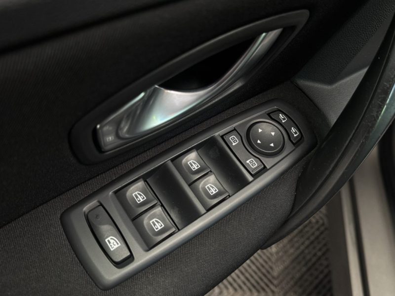 RENAULT LAGUNA III 2.0 DCI 150ch FAP CARMINAT BVA