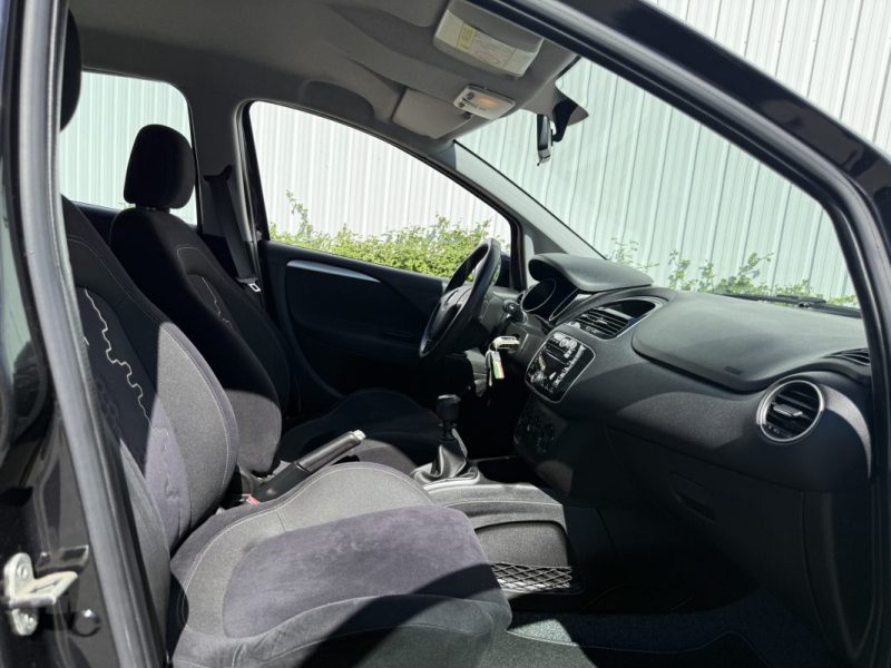 FIAT PUNTO 1.2 8V 69CH YOUNG 5P 2015