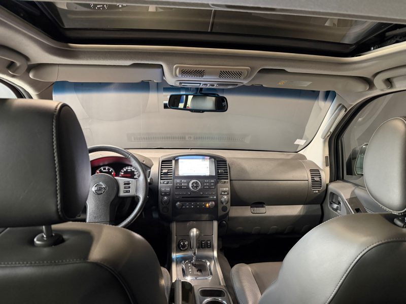 NISSAN NAVARA PICK-UP 3.0 V6 DCI DOUBLE CAB LE 4X4 2011