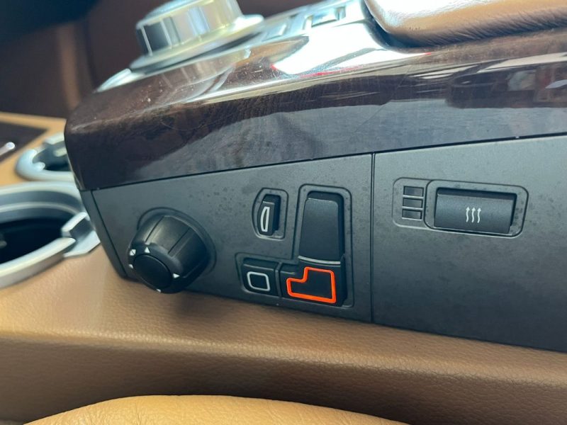 🚗 BMW SÉRIE 7 730d 231ch ⚙️ ♨️ Sièges chauffants 🪑 Cuir 🧭 GPS ❄️ Climatisation