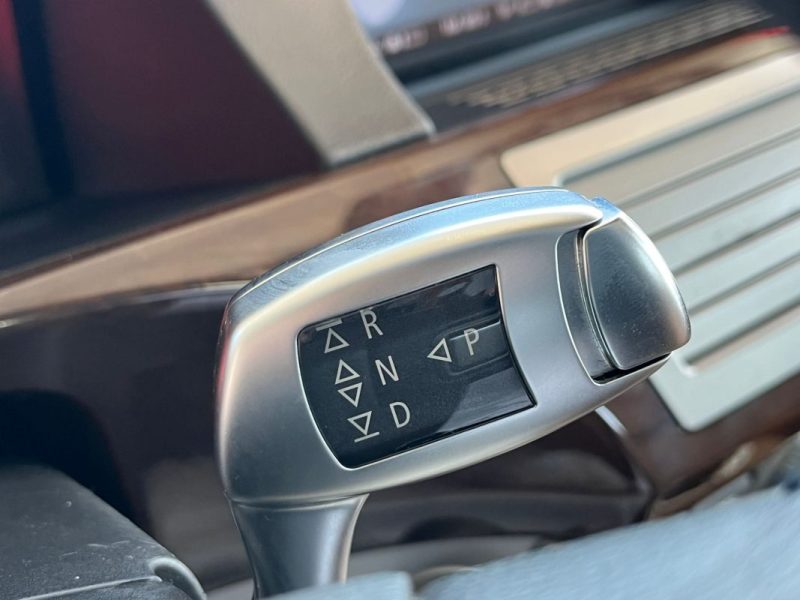 🚗 BMW SÉRIE 7 730d 231ch ⚙️ ♨️ Sièges chauffants 🪑 Cuir 🧭 GPS ❄️ Climatisation