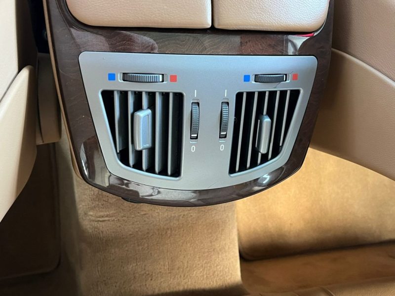 🚗 BMW SÉRIE 7 730d 231ch ⚙️ ♨️ Sièges chauffants 🪑 Cuir 🧭 GPS ❄️ Climatisation