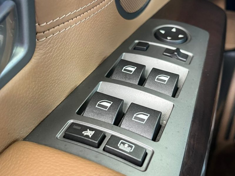 🚗 BMW SÉRIE 7 730d 231ch ⚙️ ♨️ Sièges chauffants 🪑 Cuir 🧭 GPS ❄️ Climatisation