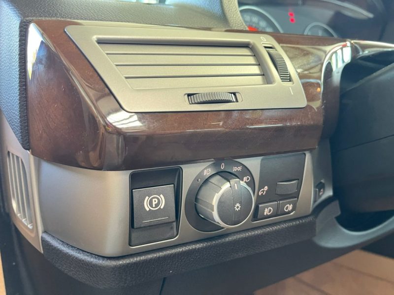 🚗 BMW SÉRIE 7 730d 231ch ⚙️ ♨️ Sièges chauffants 🪑 Cuir 🧭 GPS ❄️ Climatisation