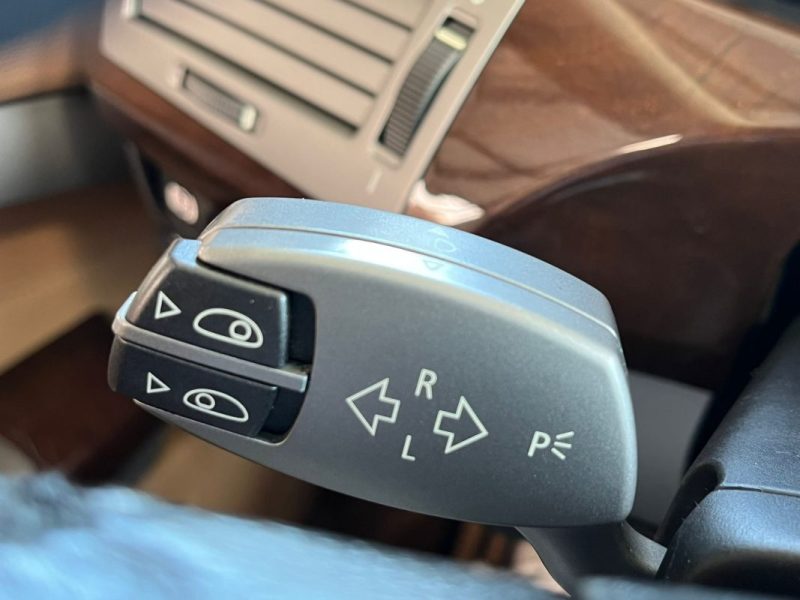 🚗 BMW SÉRIE 7 730d 231ch ⚙️ ♨️ Sièges chauffants 🪑 Cuir 🧭 GPS ❄️ Climatisation