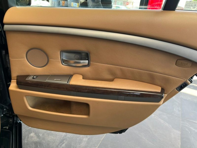 🚗 BMW SÉRIE 7 730d 231ch ⚙️ ♨️ Sièges chauffants 🪑 Cuir 🧭 GPS ❄️ Climatisation