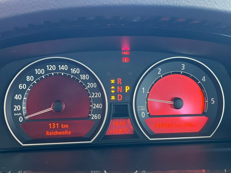 🚗 BMW SÉRIE 7 730d 231ch ⚙️ ♨️ Sièges chauffants 🪑 Cuir 🧭 GPS ❄️ Climatisation