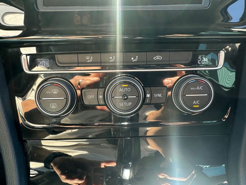 VOLKSWAGEN GOLF VII 2.0 TDI 150CH CARAT DSG6 5P BLUEMOTION 2013