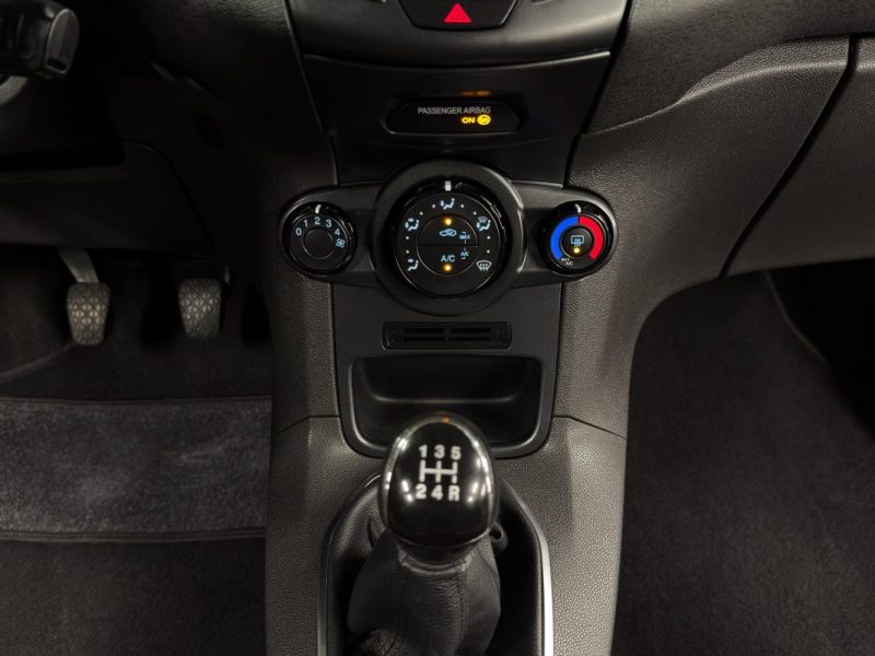 FORD FIESTA 5 V PHASE 2 II 1.25 60 Cv 5 PORTES - GARANTIE 1 AN
