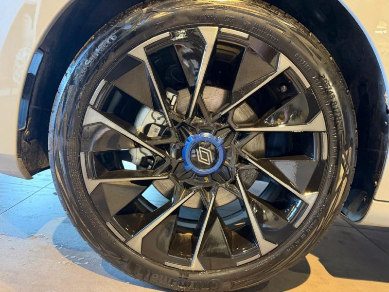 RENAULT CLIO E-TECH 145 ESPRIT ALPINE BOSE / PACK HIVER 