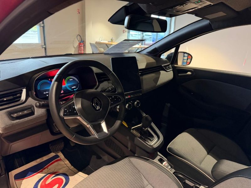 RENAULT CLIO 1.6 E-TECH 145 TECHNO GRAND ECRAN / PACK NAVIGATION  2024