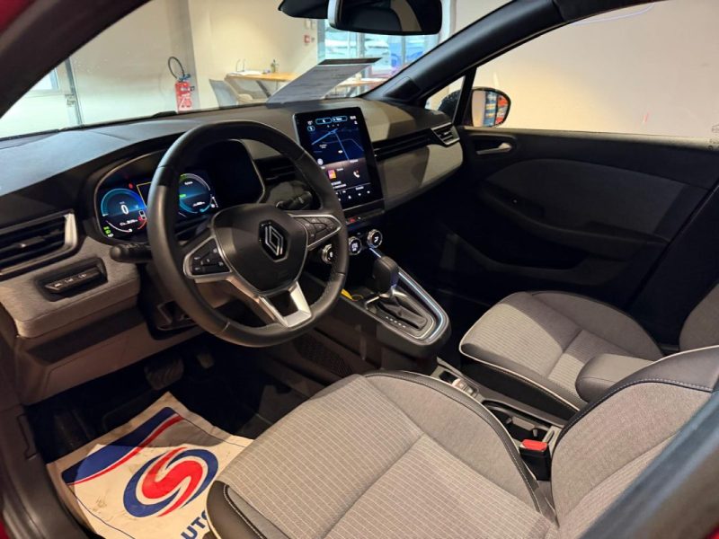 RENAULT CLIO 1.6 E-TECH 145 TECHNO GRAND ECRAN / PACK NAVIGATION  2024