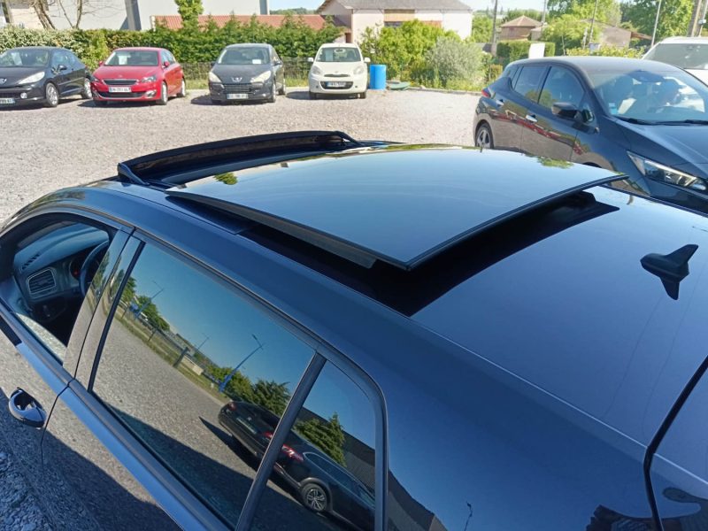 VOLKSWAGEN GOLF 7 2.0 TDI 150 CV CARAT BVM6 / TOIT OUVRANT / CARPLAY / DISTRI + ENTRETIEN A JOUR