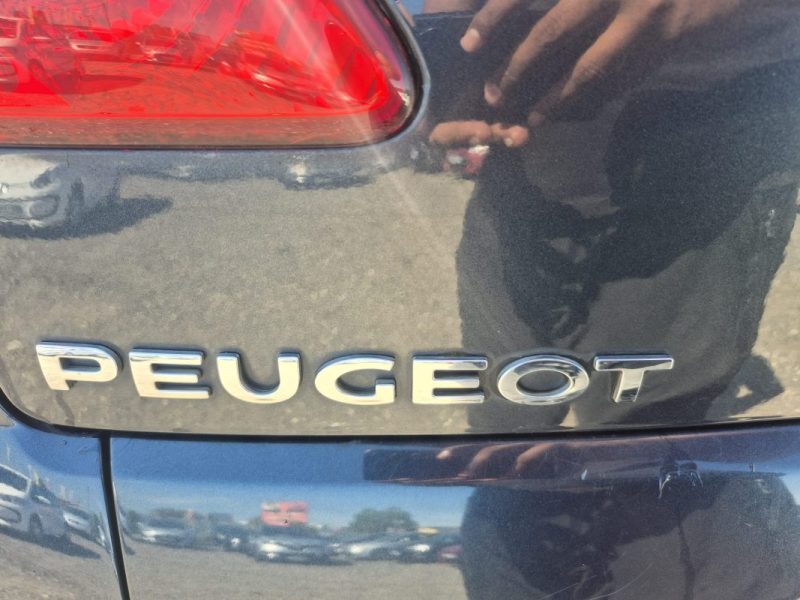 PEUGEOT 3008 1.6 HDI 16V 112 FELINE 2012