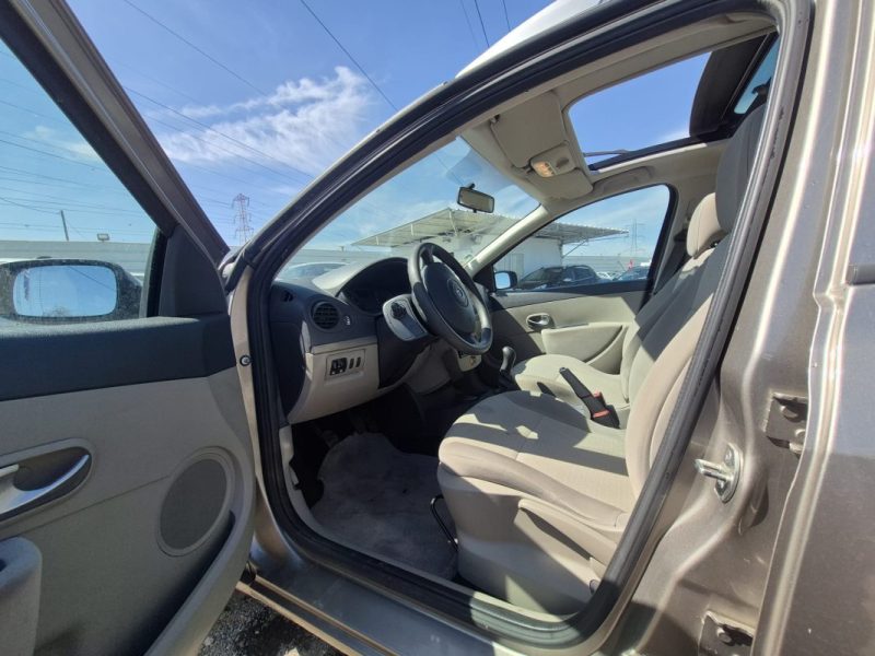 RENAULT Clio III Estate 1.2 i TCE 101 cv