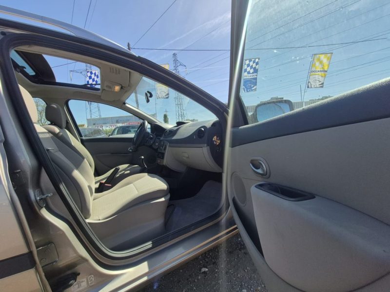 RENAULT Clio III Estate 1.2 i TCE 101 cv