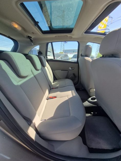 RENAULT Clio III Estate 1.2 i TCE 101 cv