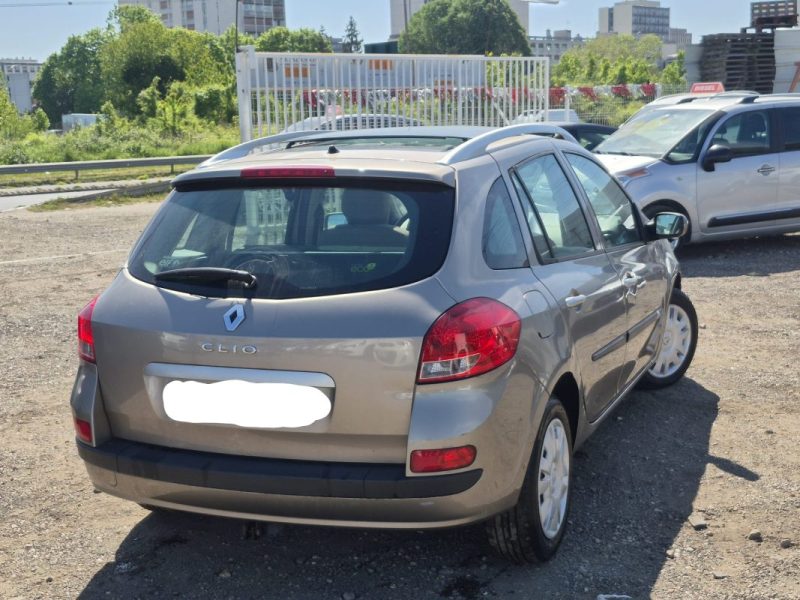 RENAULT Clio III Estate 1.2 i TCE 101 cv