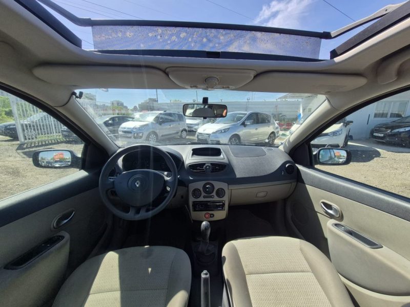 RENAULT Clio III Estate 1.2 i TCE 101 cv