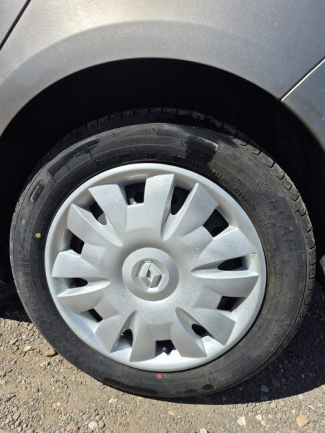 RENAULT Clio III Estate 1.2 i TCE 101 cv