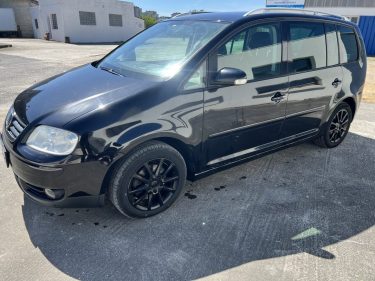 Jolie VOLKSWAGEN TOURAN 2.0 TDI 140 Boîte automatique DSG SPORT 2006