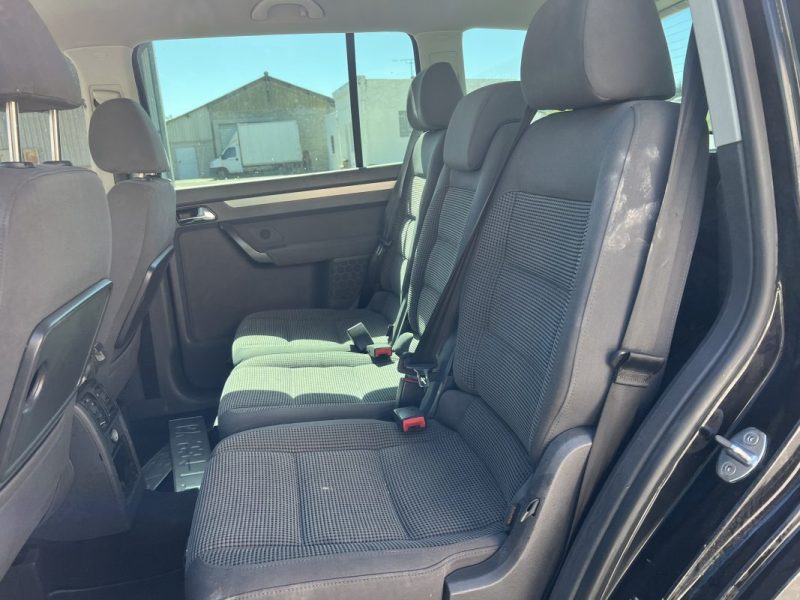 Jolie VOLKSWAGEN TOURAN 2.0 TDI 140 Boîte automatique DSG SPORT 2006